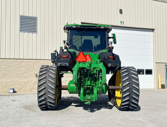 2025 John-Deere 8RT 370