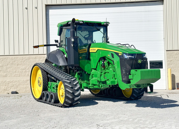 2025 John-Deere 8RT 370