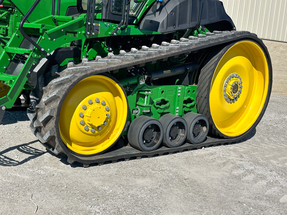 2025 John-Deere 8RT 370