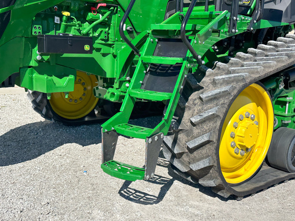 2025 John-Deere 8RT 370