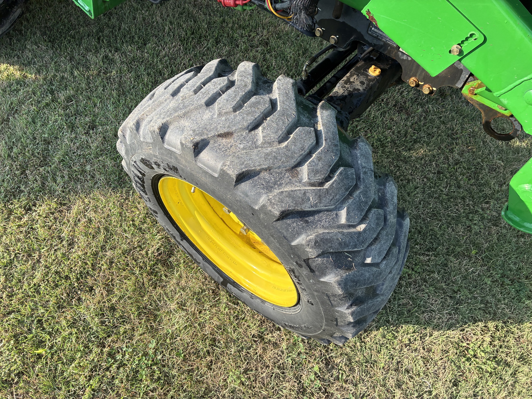 2003 John Deere 4610 Image 16