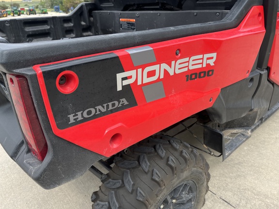 2023 Honda Pioneer 1000-6 (12th thumbnail)