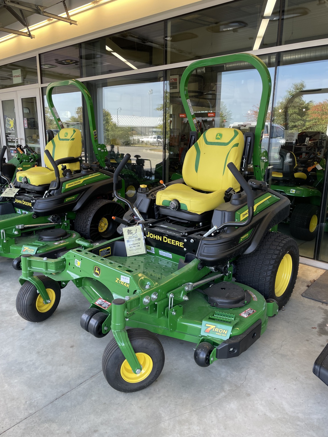 2025 John Deere Z955M Image 1