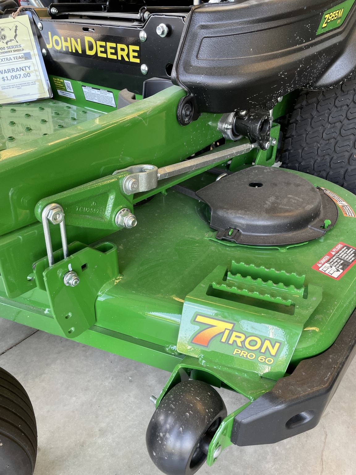 2025 John Deere Z955M Image 4