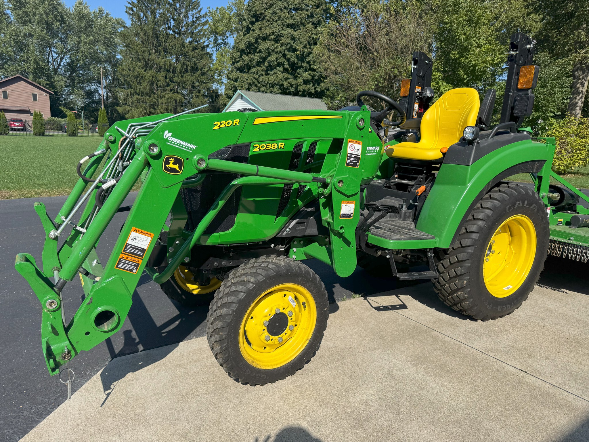 2022 John Deere 2038R Image 1