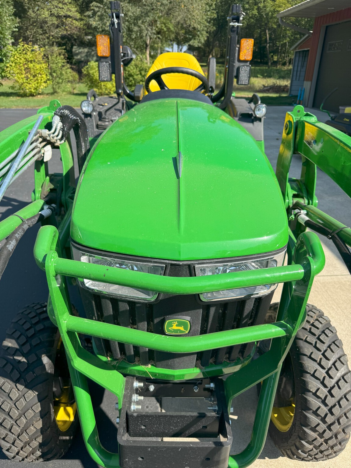2022 John Deere 2038R Image 9