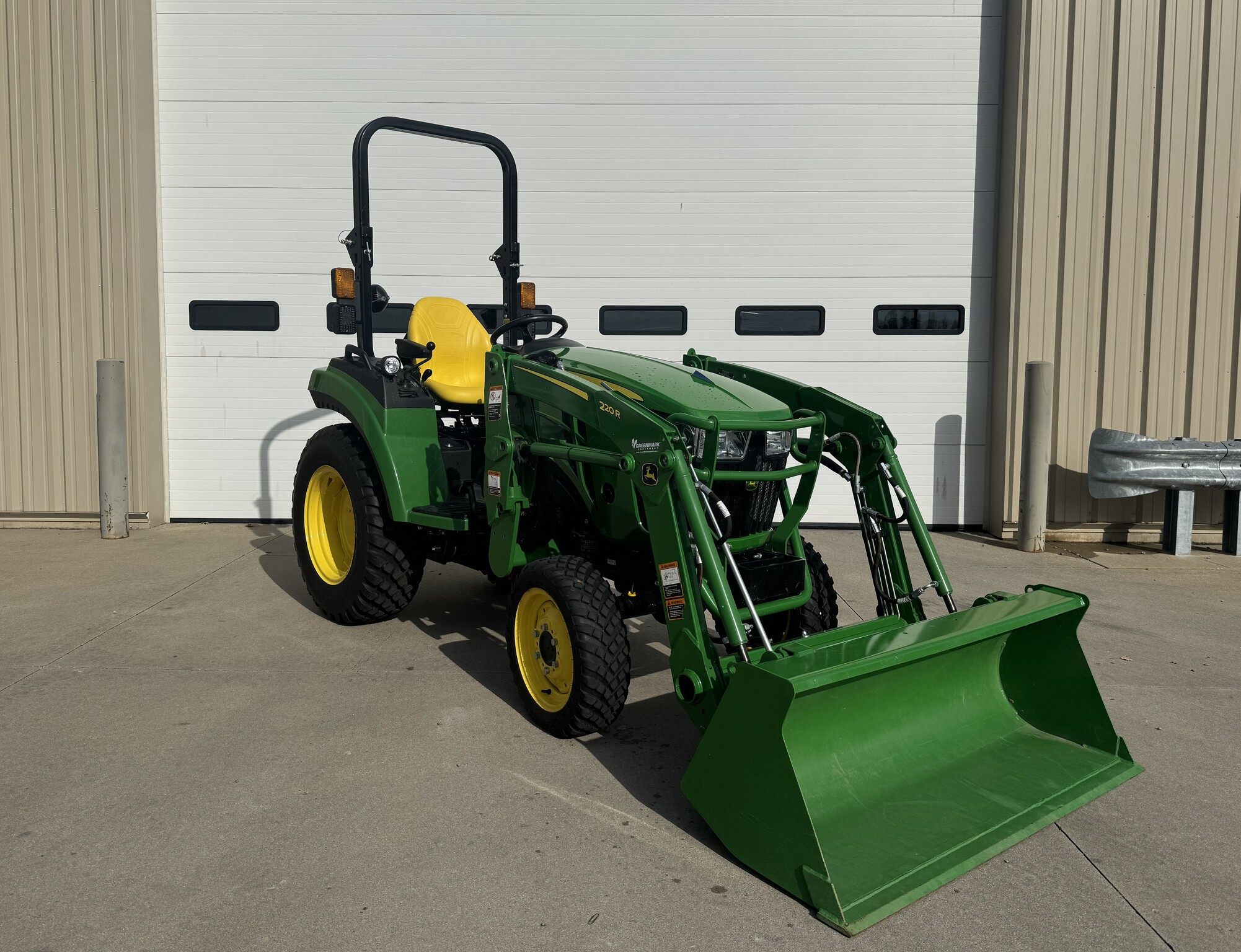 2022 John Deere 2038R Image 1