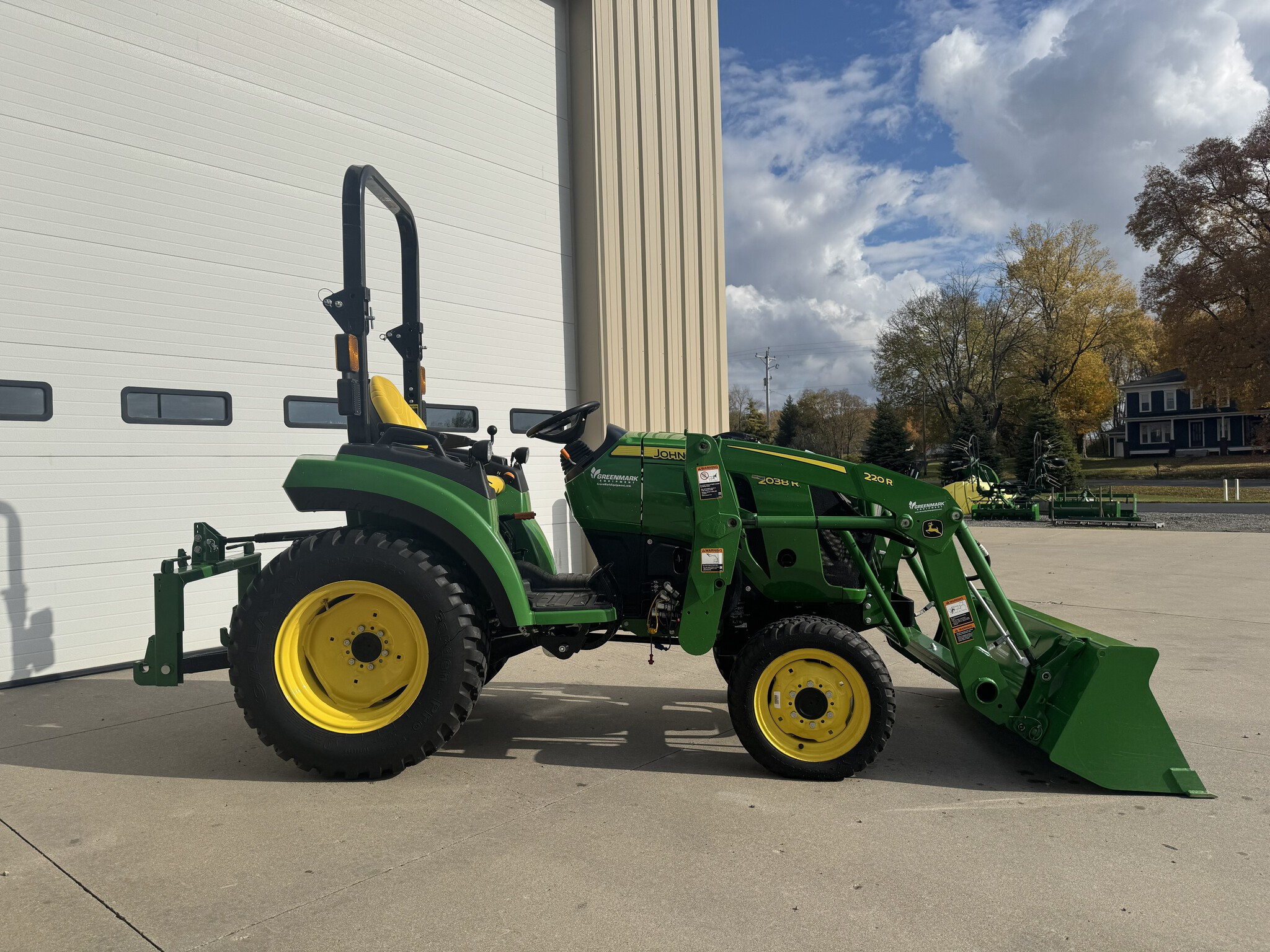 2022 John Deere 2038R Image 2