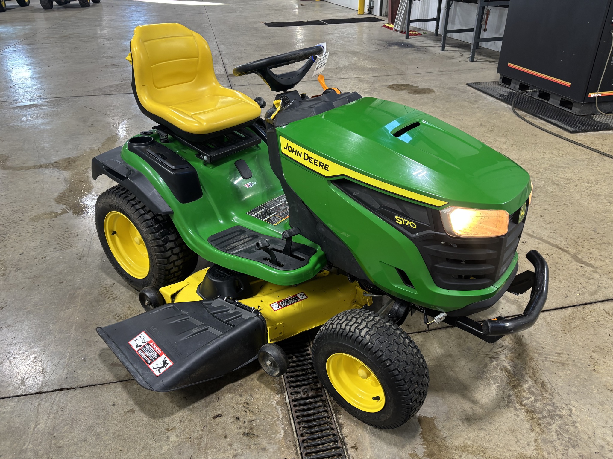 Used 2021 John Deere S170 Lawn & Garden Tractors at Koenig Equipment in Botkins, OH - PhotoXL2