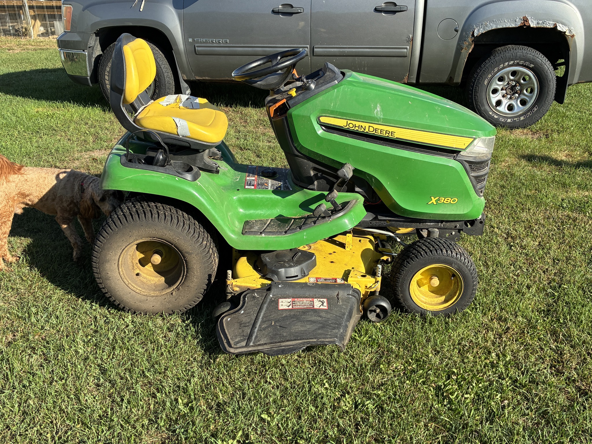 2017 John Deere X380 Image 2