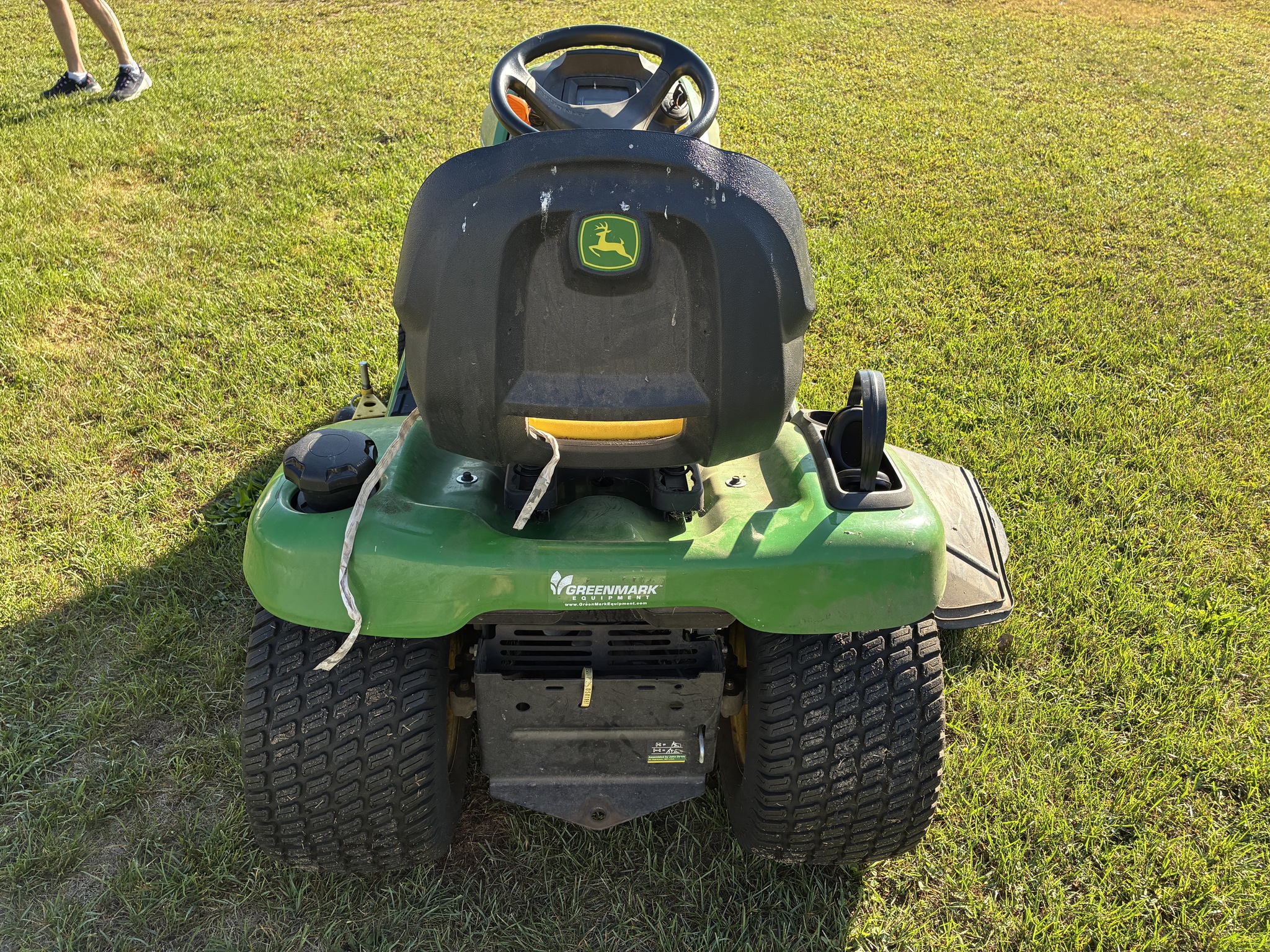 2017 John Deere X380 Image 4