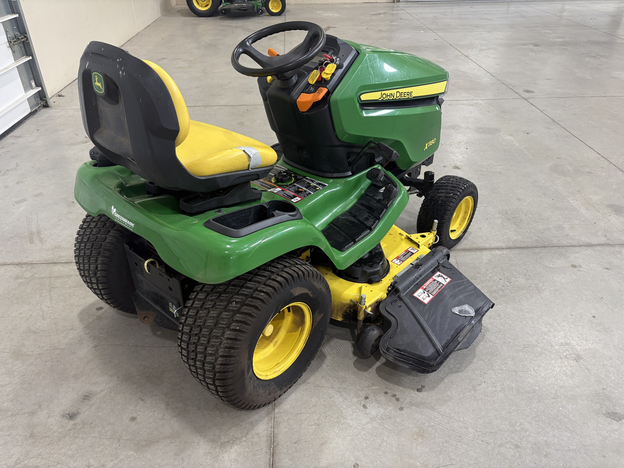 2017 John Deere X380 Image 3