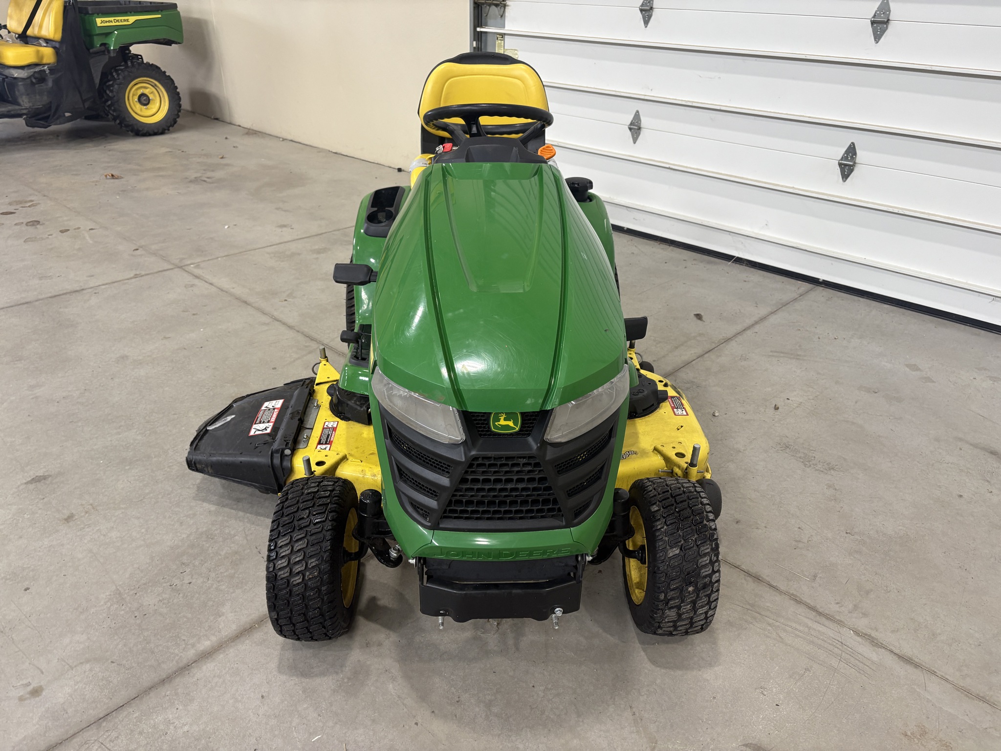 2017 John Deere X380 Image 8