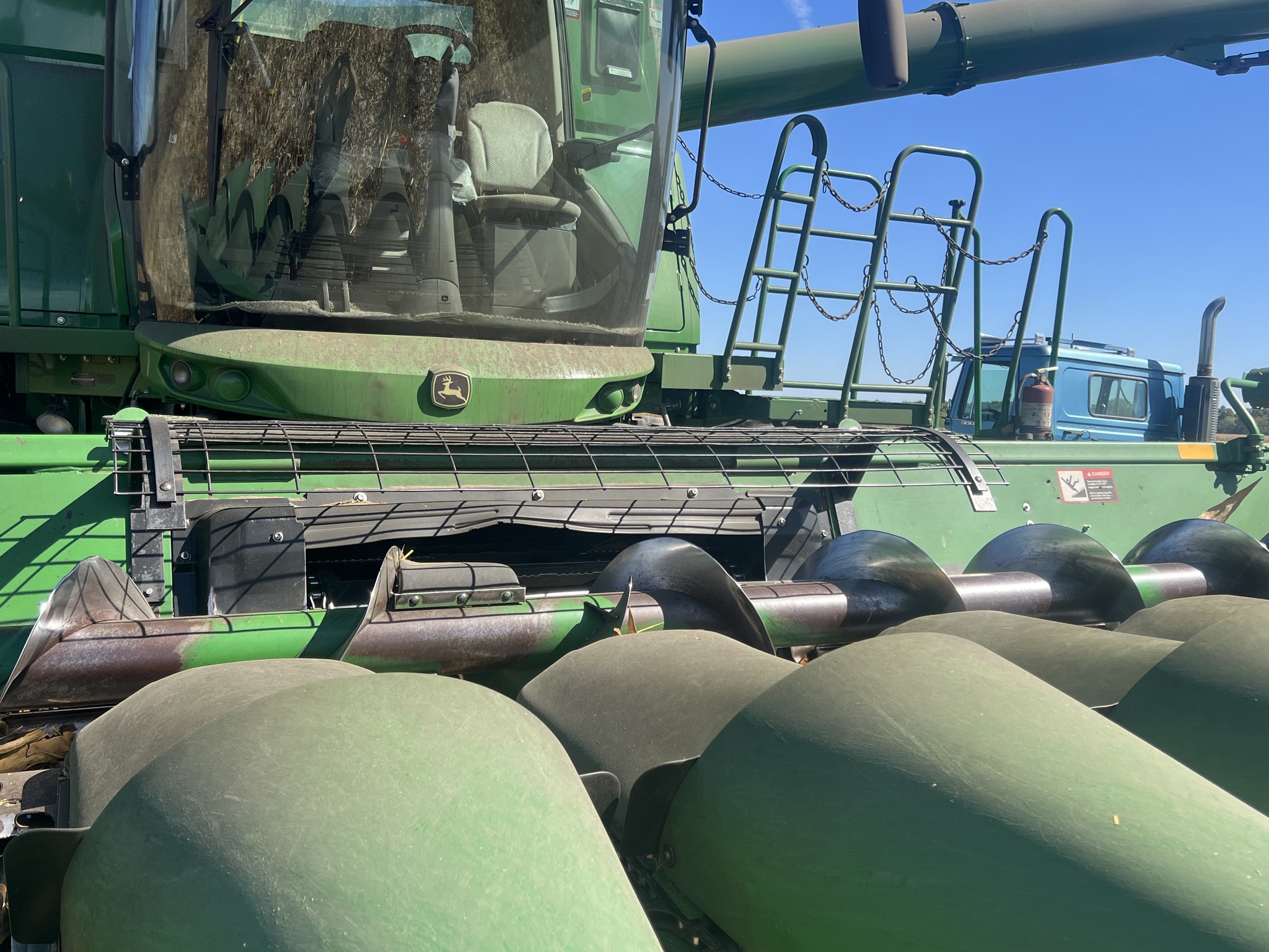 1998 John Deere 893 Image 11