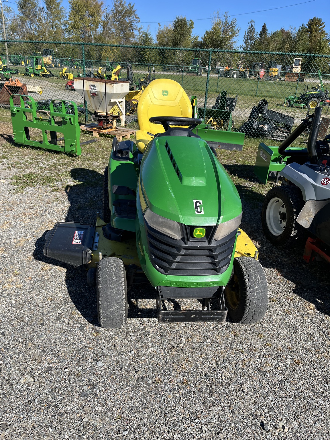 2021 John Deere X590 Image 5