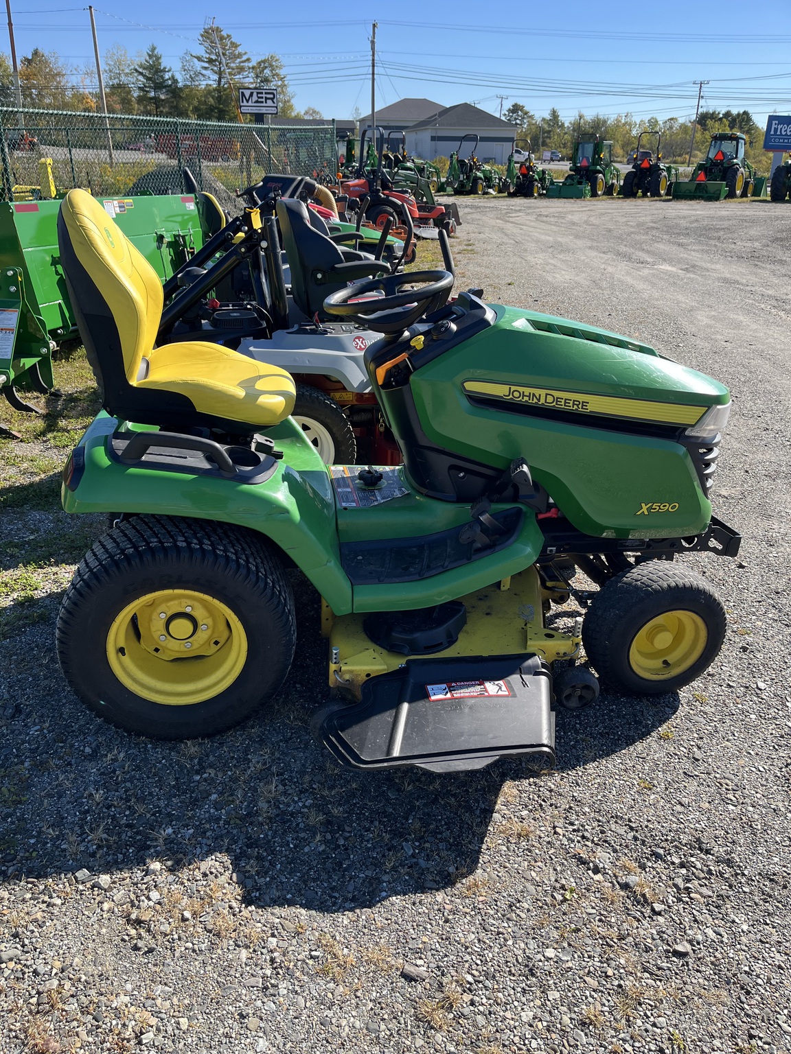 2021 John Deere X590 Image 3