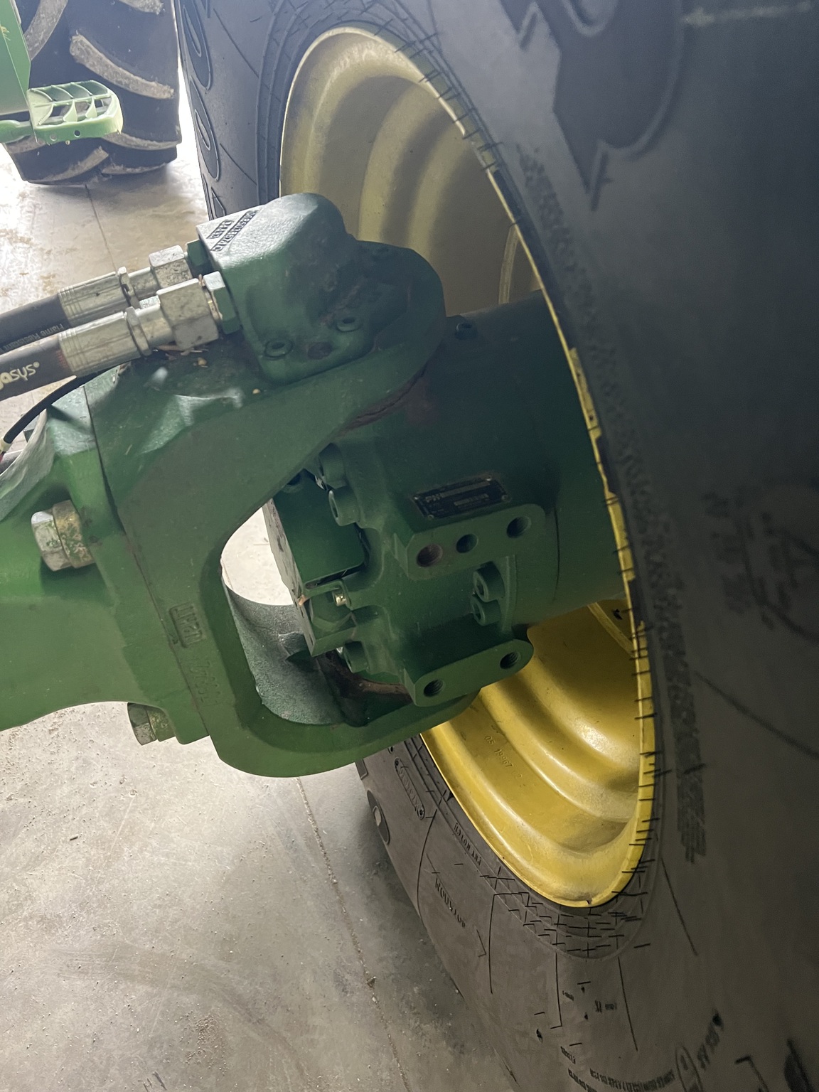 2014 John Deere S680 Image 15