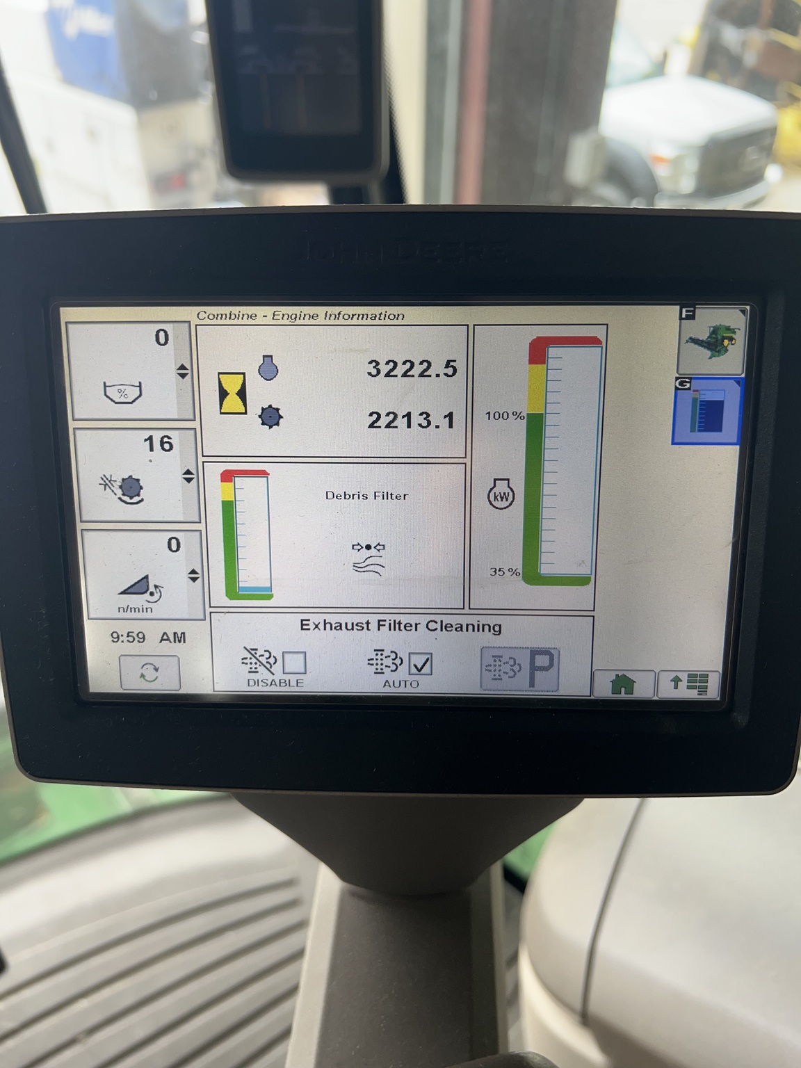 2014 John Deere S680 Image 3