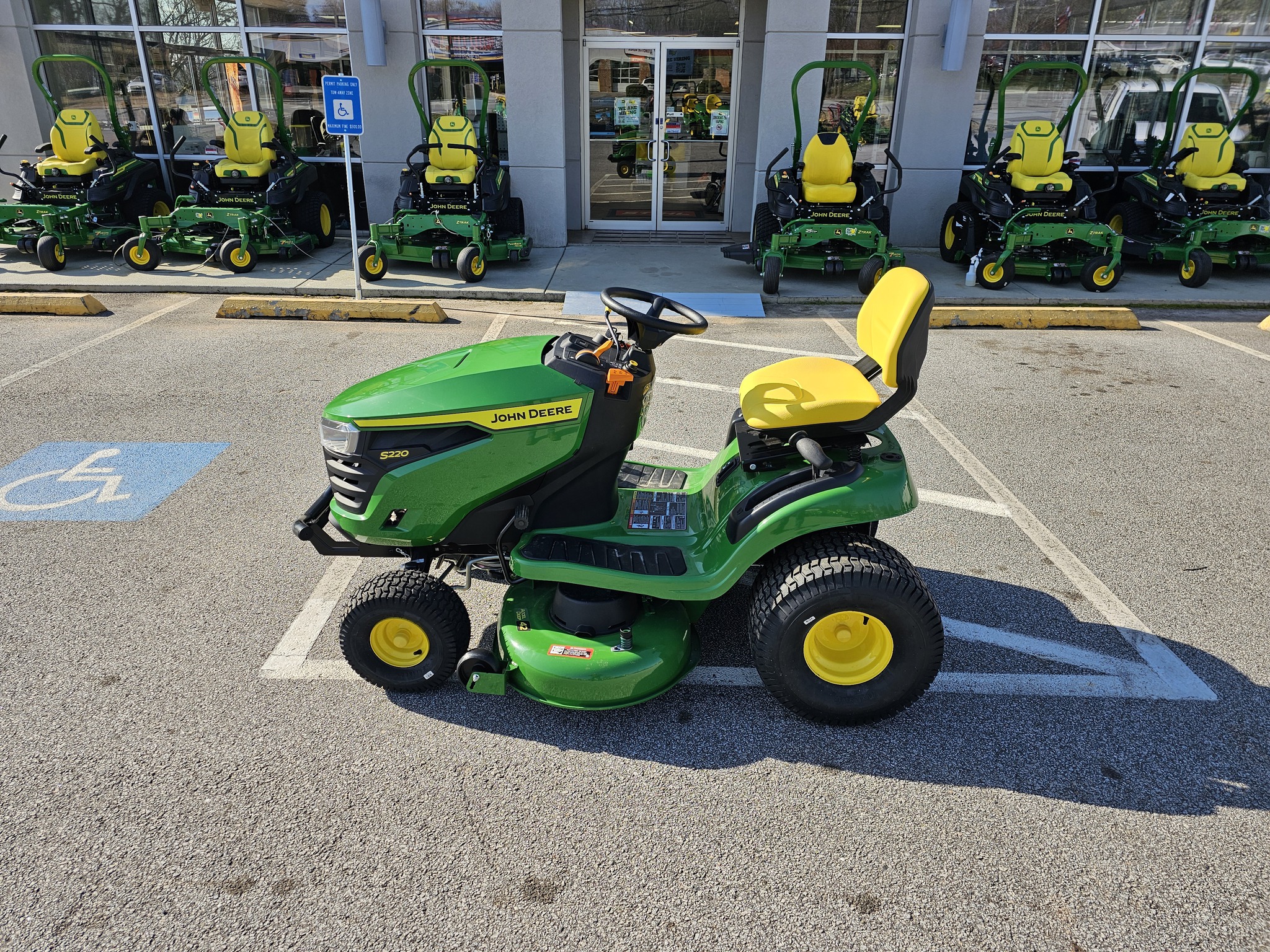 John Deere S220 Image 1