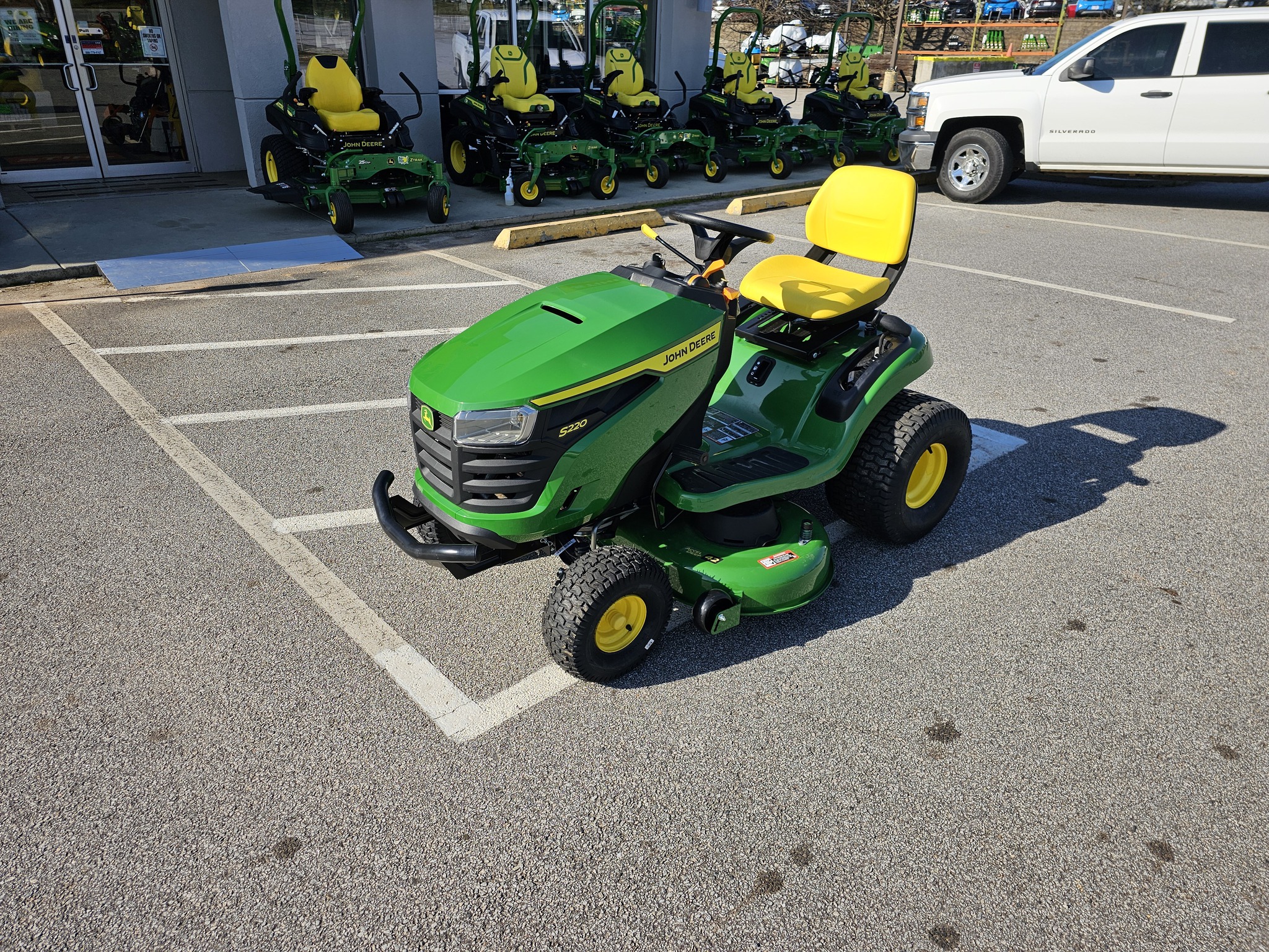 John Deere S220 Image 3