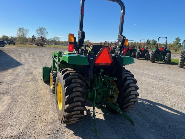 2021 John Deere 3043D Image 3