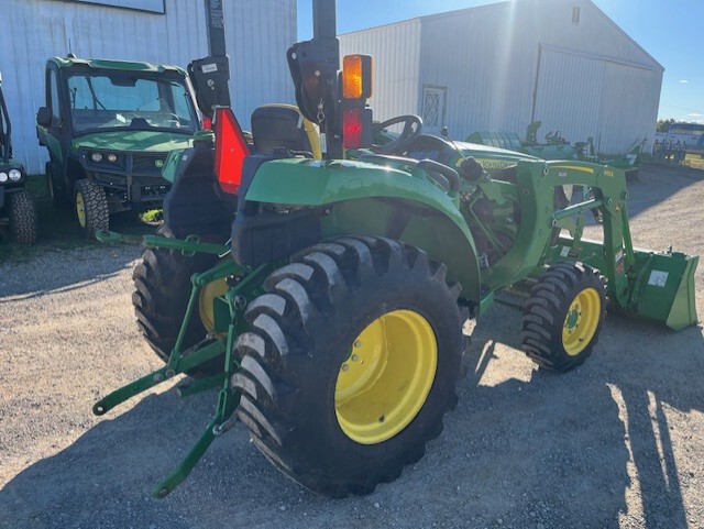 2021 John Deere 3043D Image 4