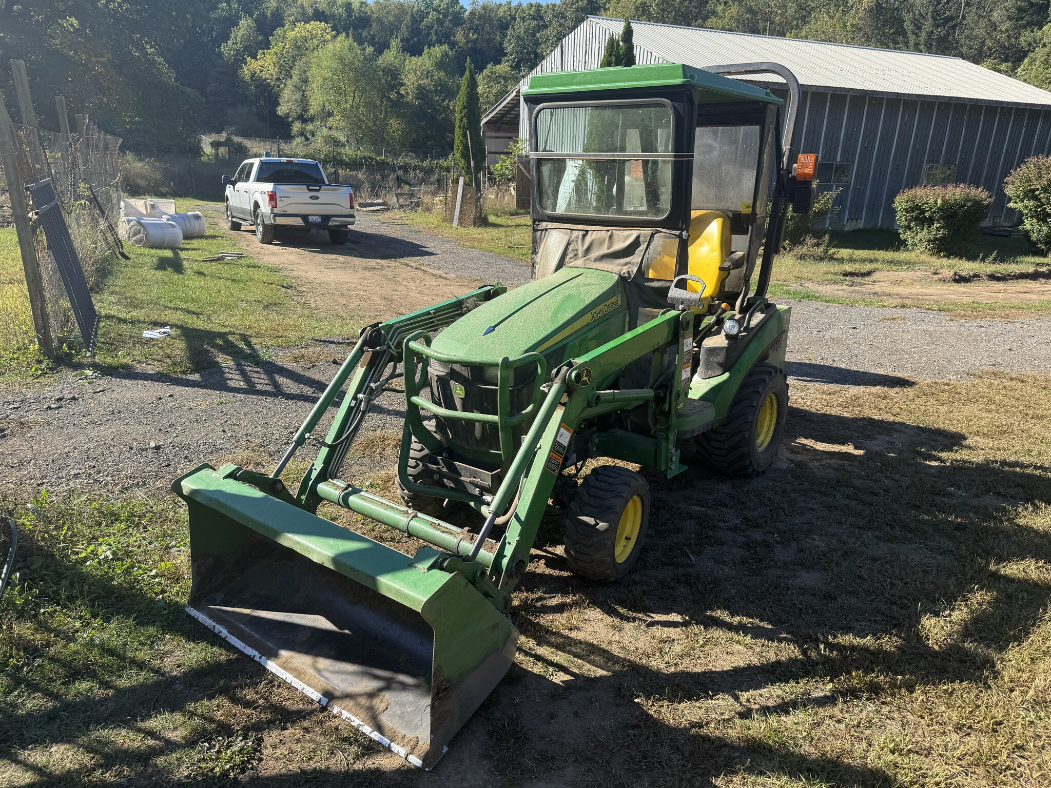 2014 John Deere 1025R Image 1