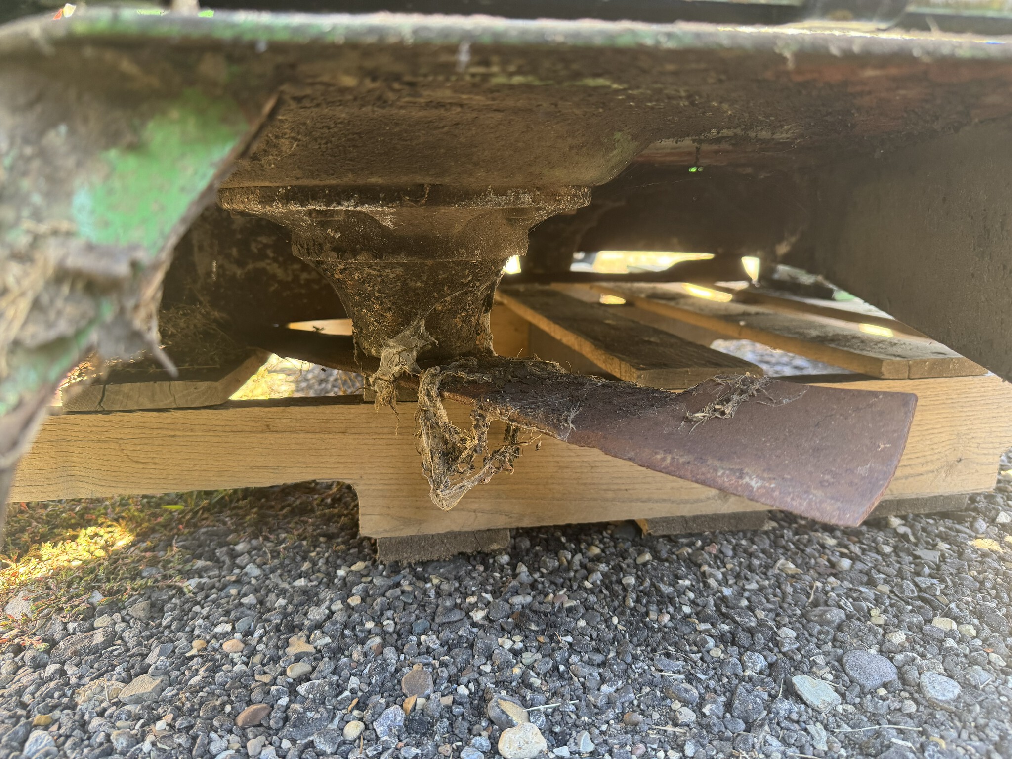 2014 John Deere 1025R Image 9