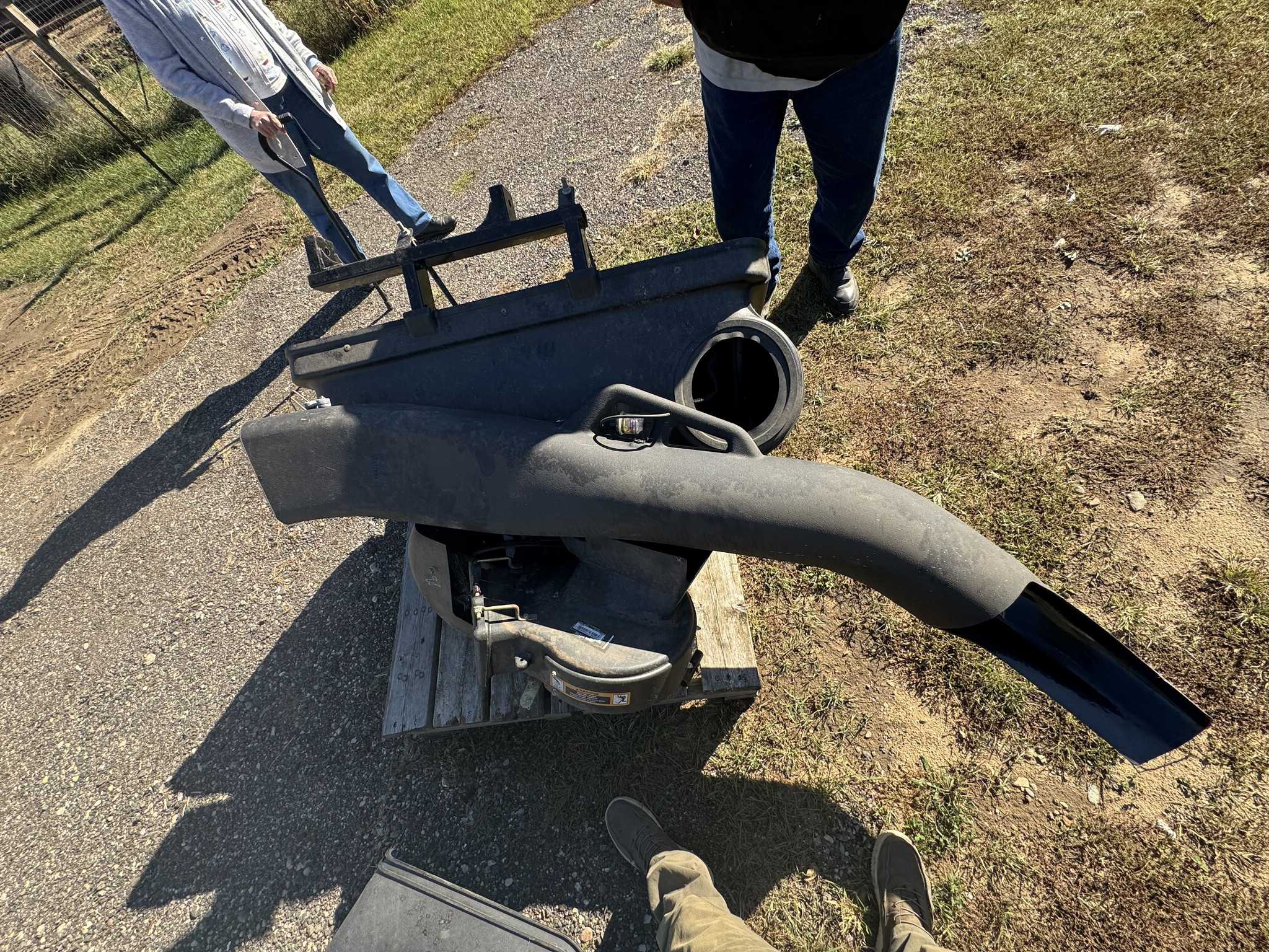 2014 John Deere 1025R Image 11