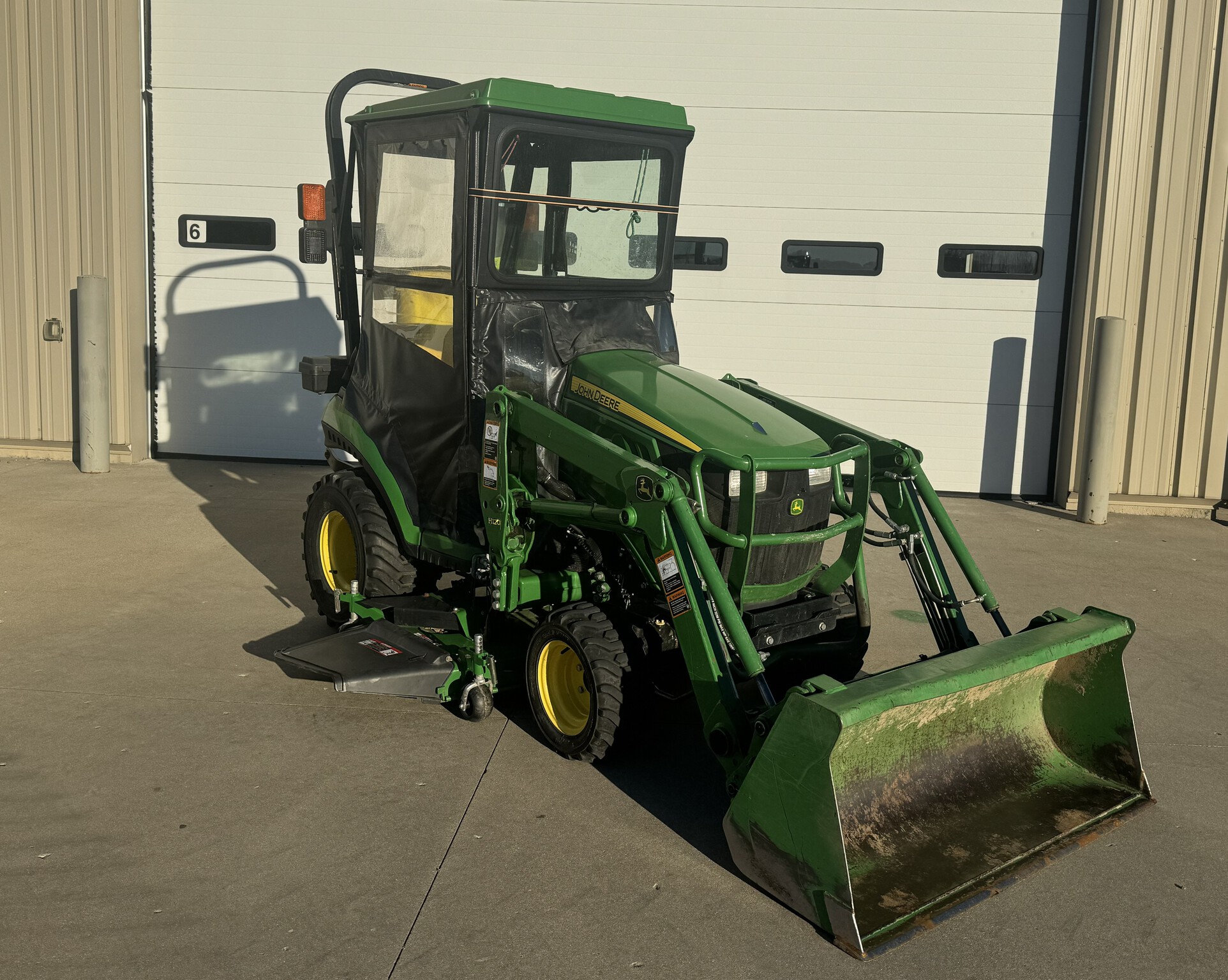 2014 John Deere 1025R Image 1