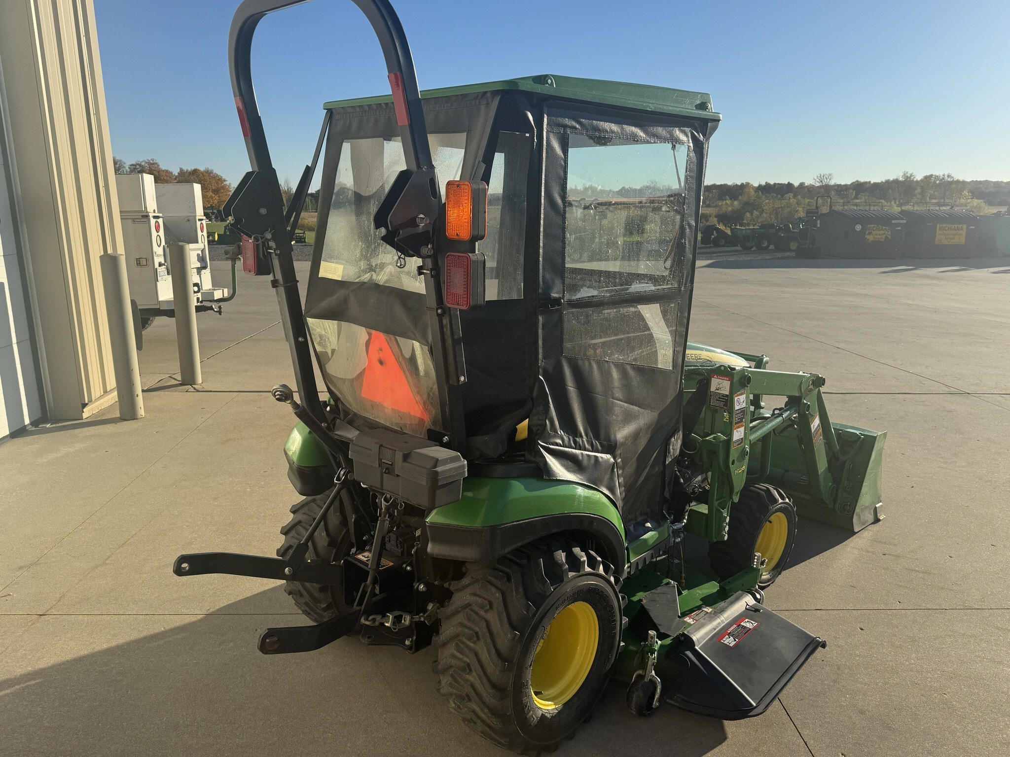 2014 John Deere 1025R Image 3