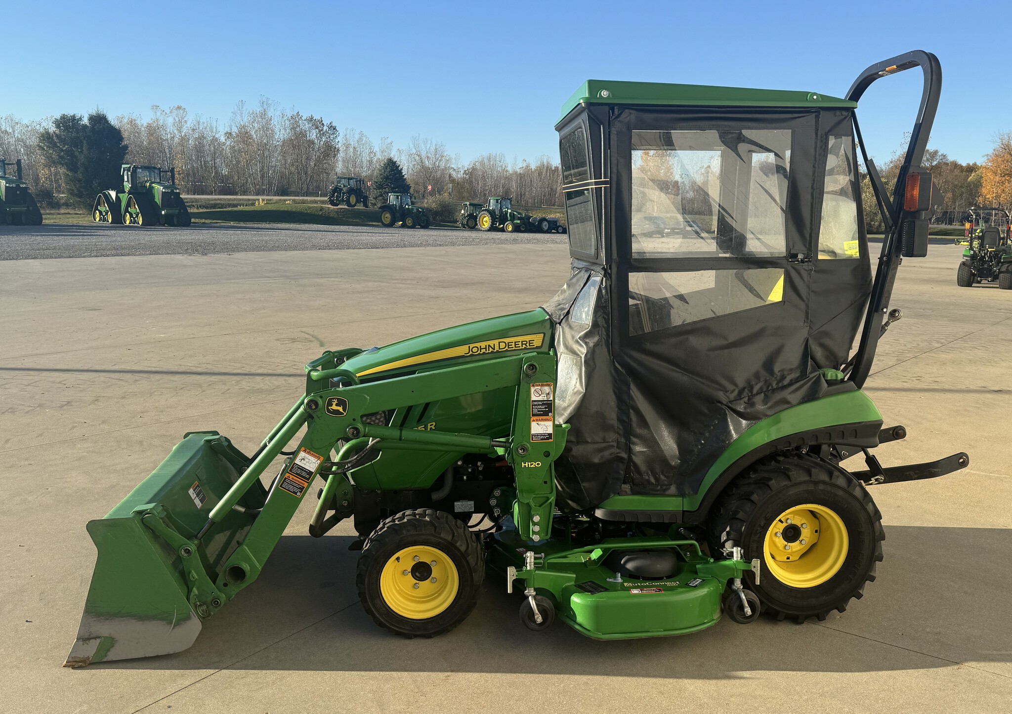 2014 John Deere 1025R Image 7