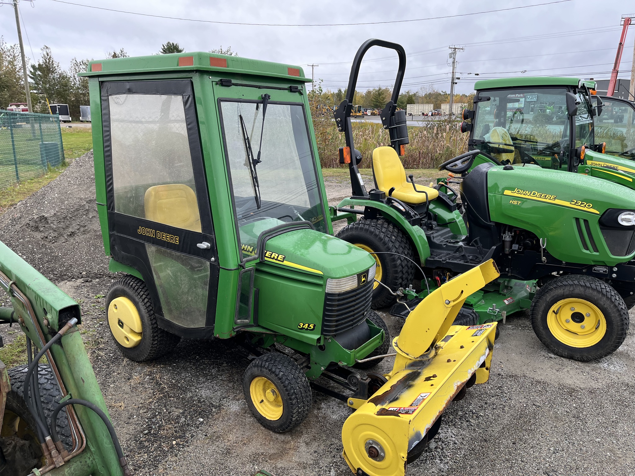 1998 John Deere 345 Image 1