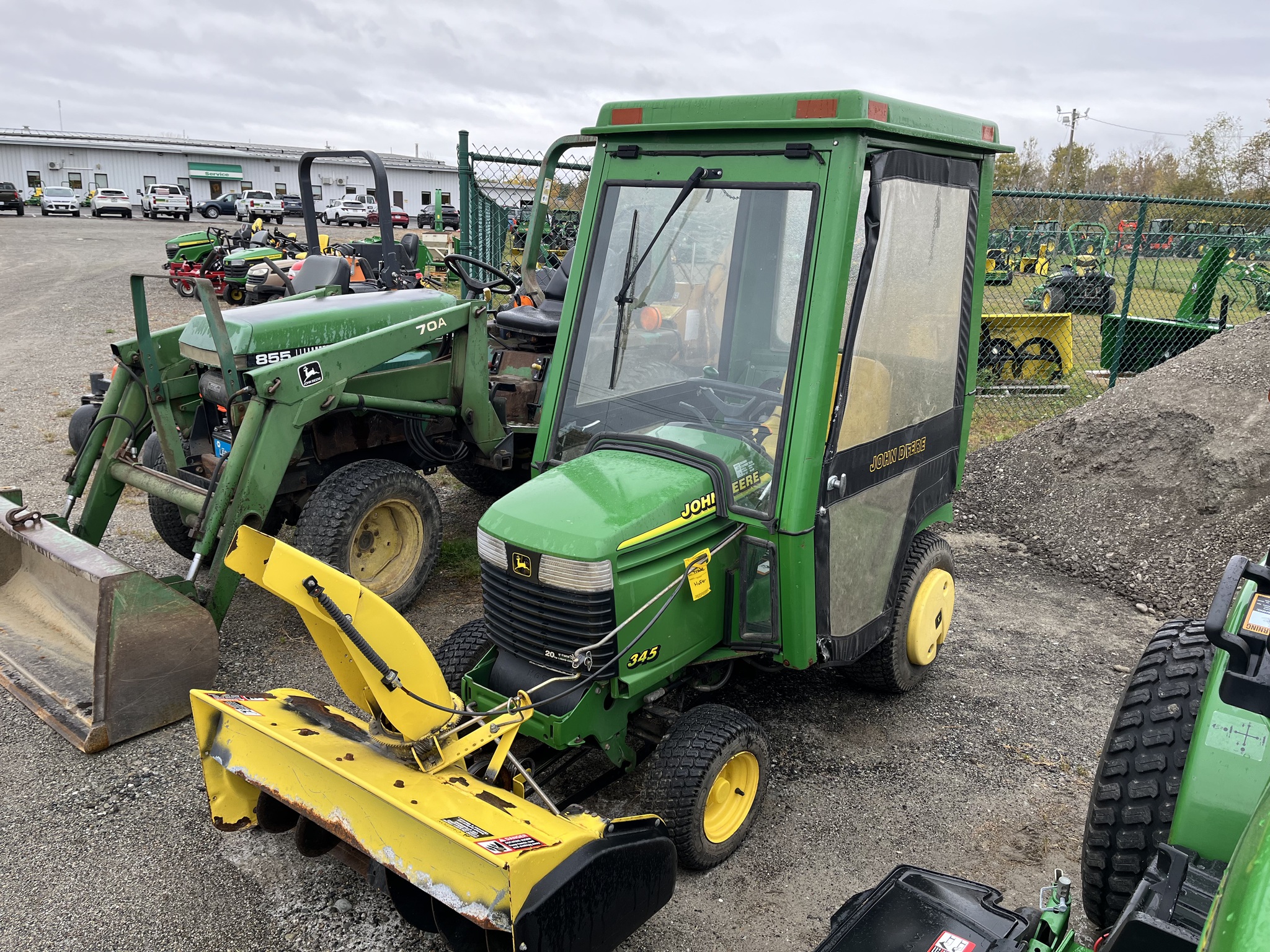 1998 John Deere 345 Image 8