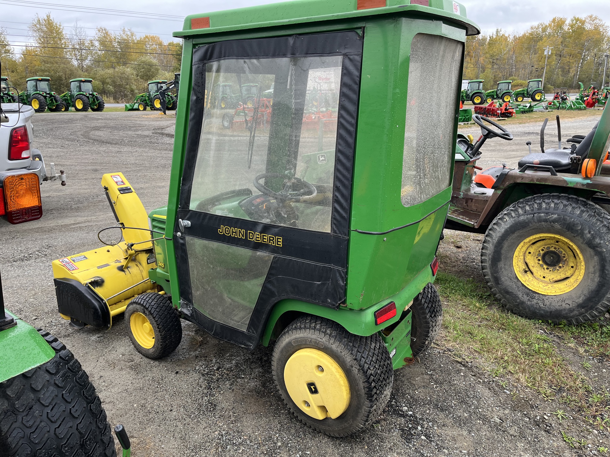 1998 John Deere 345 Image 5