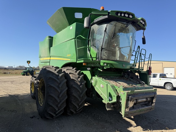  John Deere S680