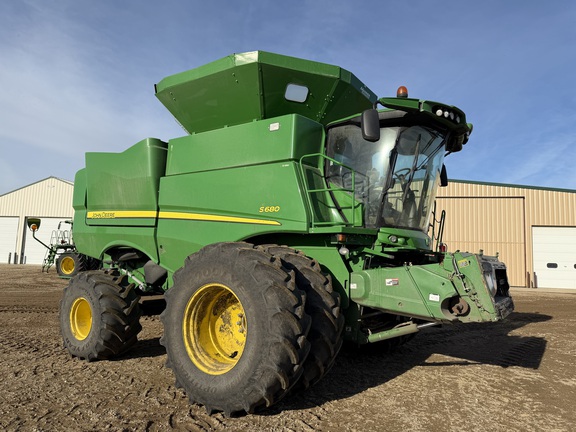  John Deere S680
