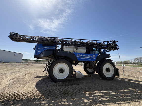 Used 2023 New Holland SP.370F Self Propelled Sprayers at Horizon Ag & Turf in Lloydminster, AB - Photo2