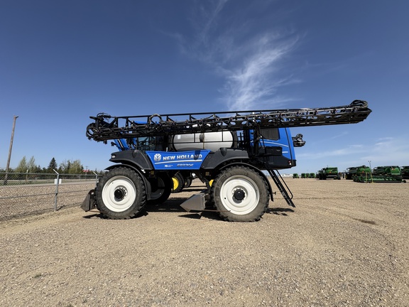 Used 2023 New Holland SP.370F Self Propelled Sprayers at Horizon Ag & Turf in Lloydminster, AB - Photo4