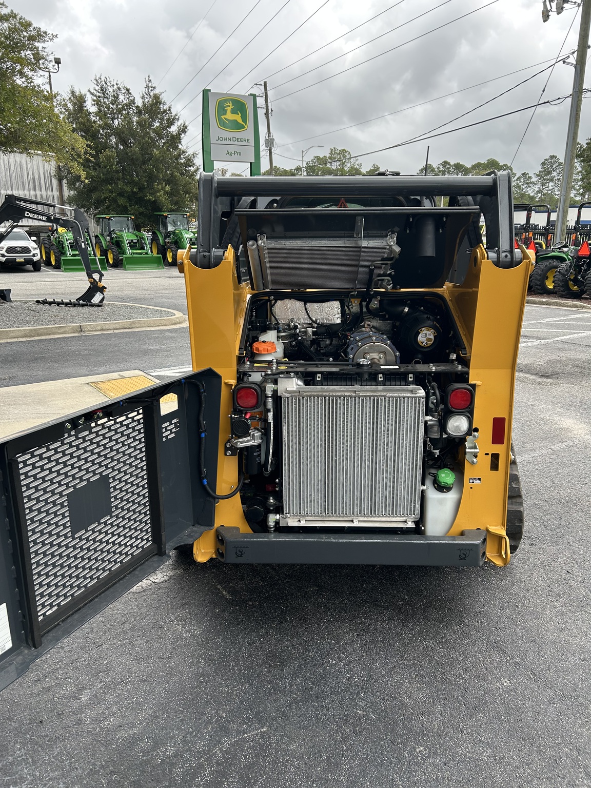 2025 John Deere 317 P Image 5