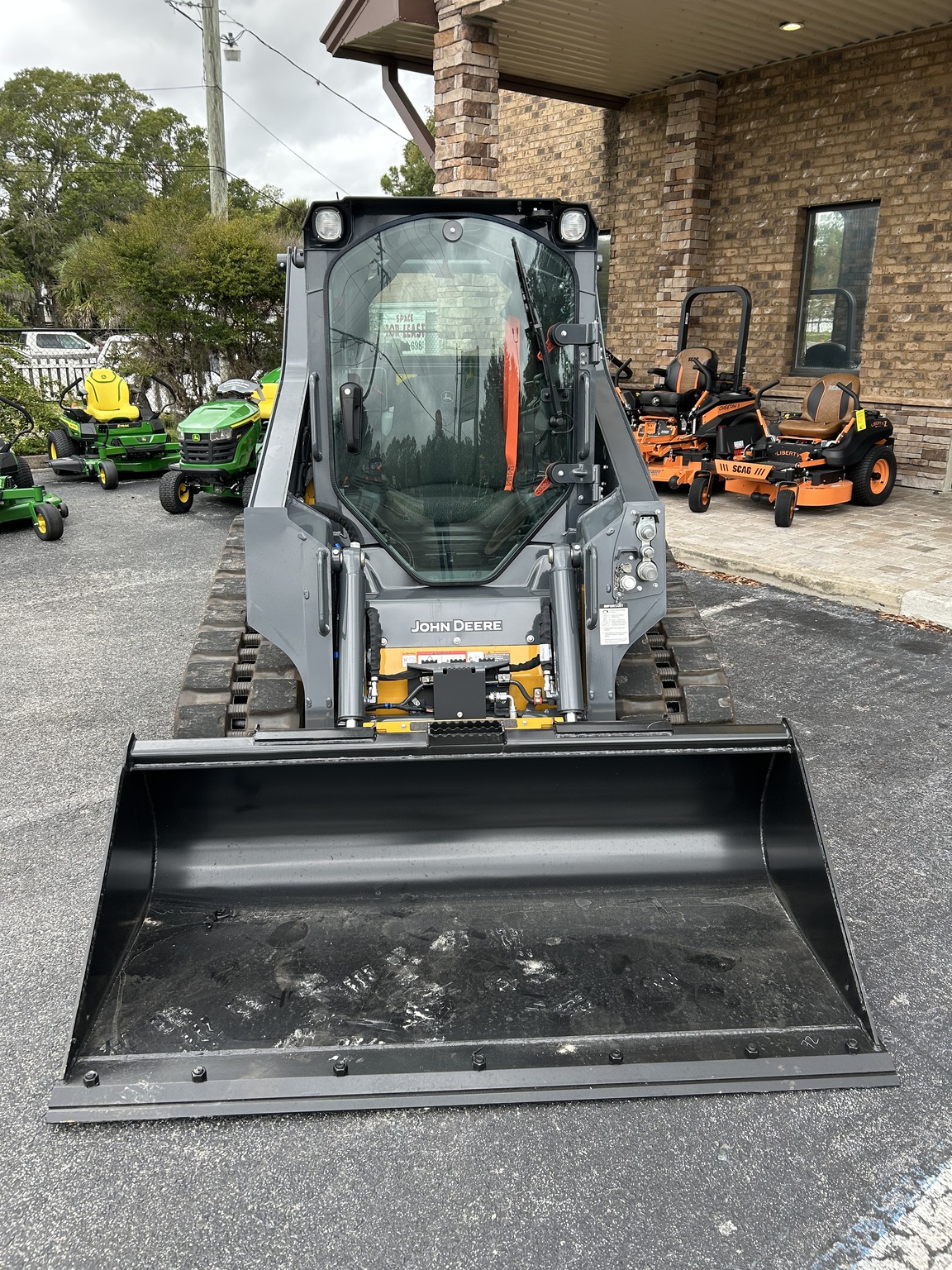 2025 John Deere 317 P Image 3