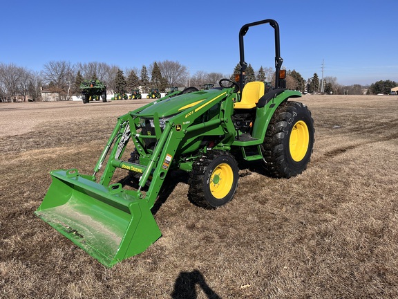 2025 John Deere 4044M - Photo2