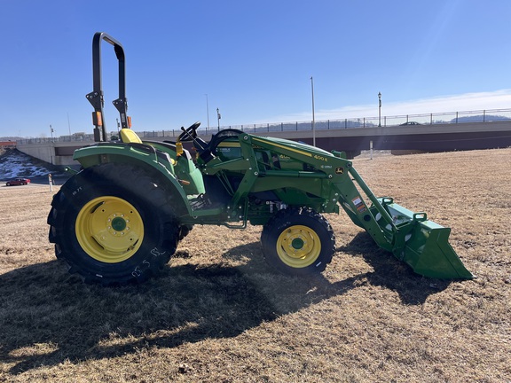 2025 John Deere 4044M - Photo5