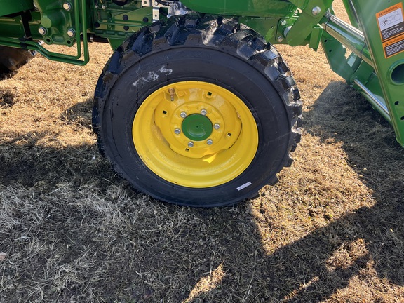 2025 John Deere 4044M - Photo12