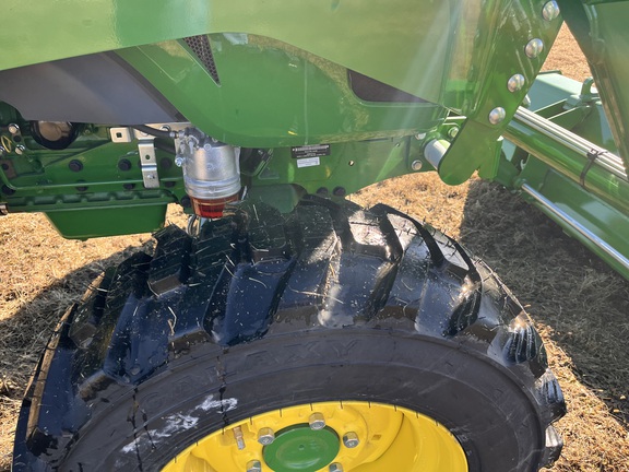 2025 John Deere 4044M - Photo13