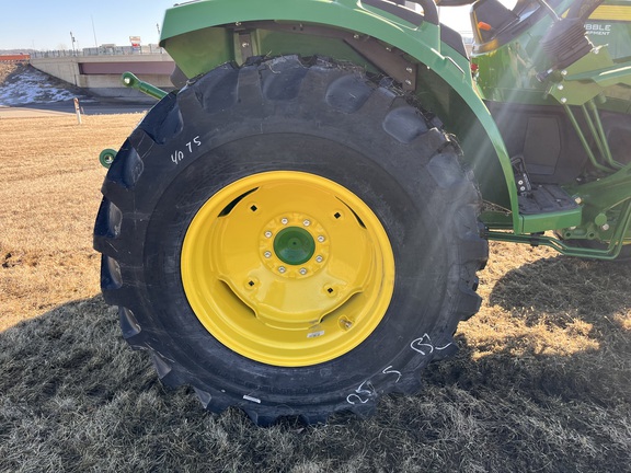 2025 John Deere 4044M - Photo14