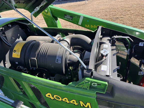 2025 John Deere 4044M - Photo21