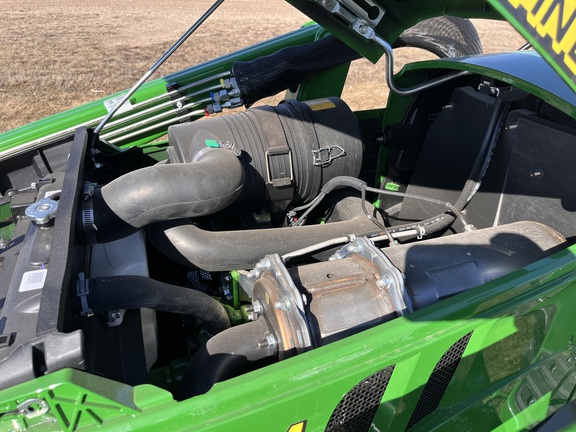 2025 John Deere 4044M - Photo22