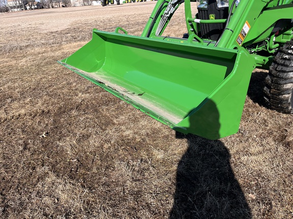 2025 John Deere 4044M - Photo32