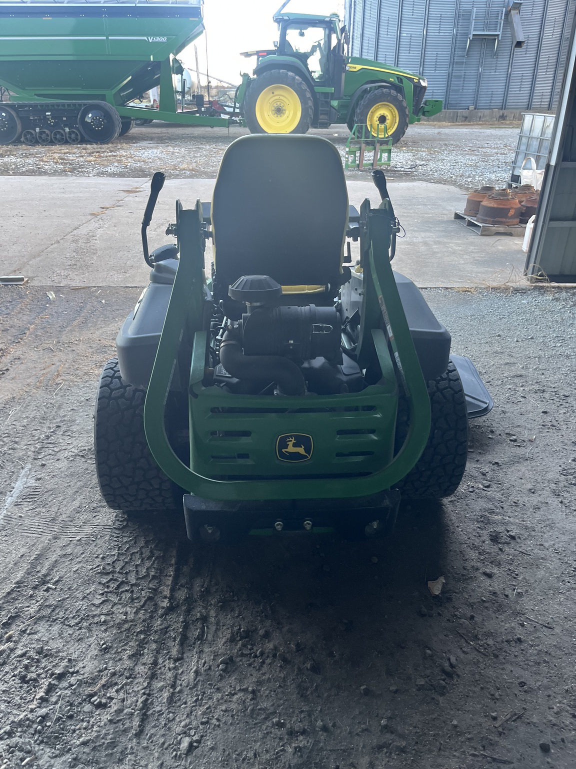 2023 John Deere Z950R Image 4